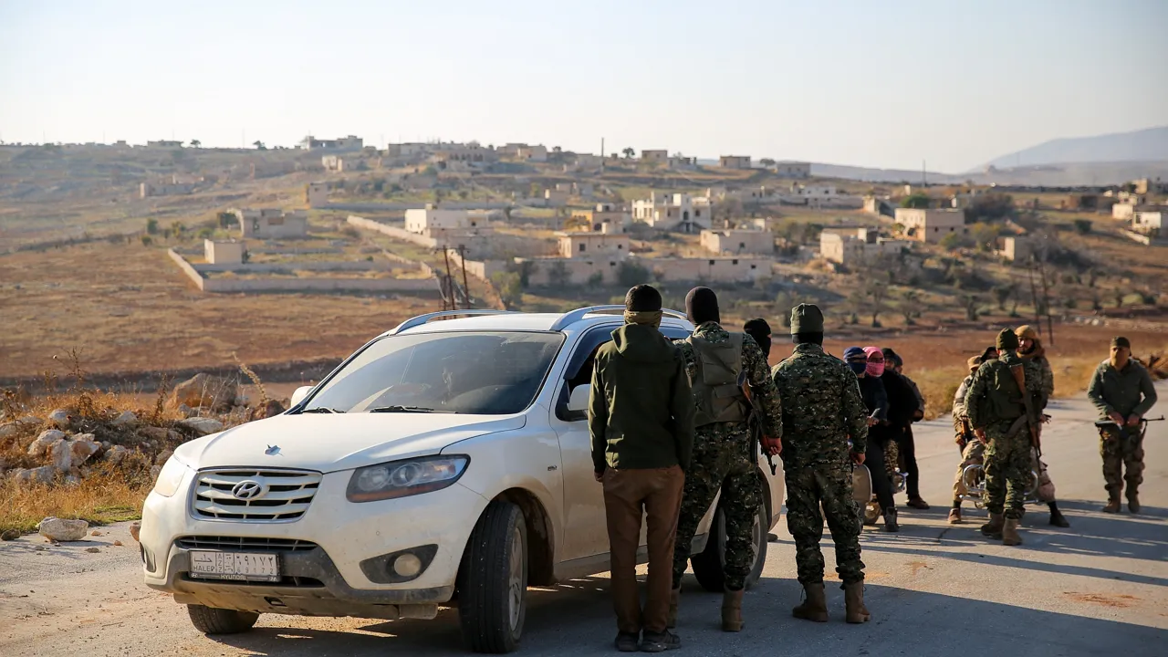 Silahlılar Hələbdən çıxışları bağlayırlar - KİV