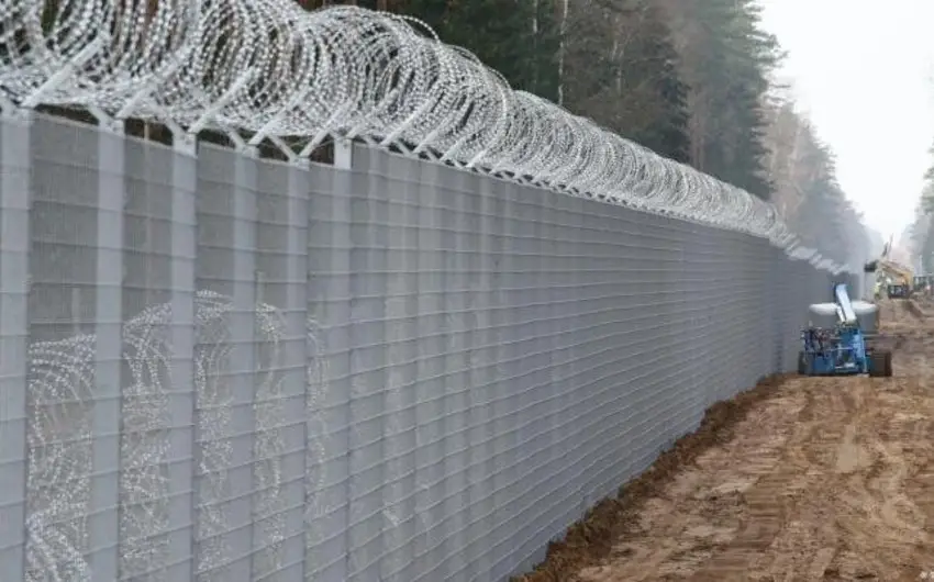 Latviya aprel ayında Belarusla sərhəddə hasar çəkməyə başlayacaq