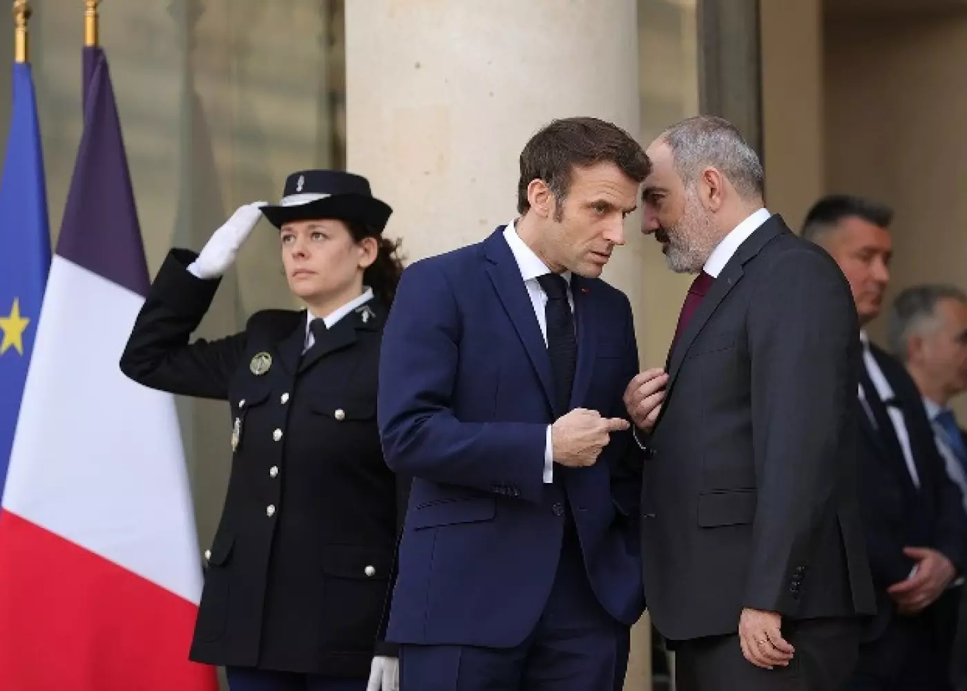 Makron Ermənistana gedə bilər