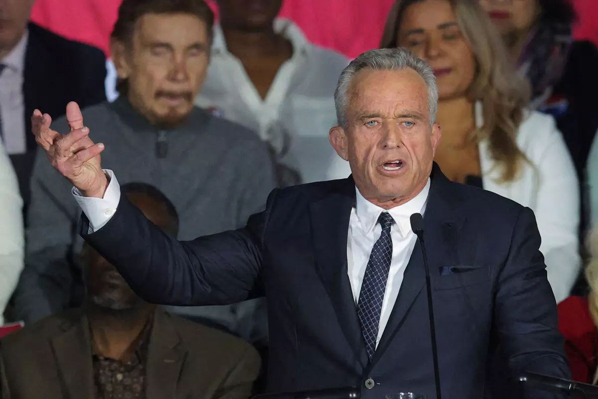 Kennedi Baydeni ABŞ qoşunlarını Yaxın Şərqdən çıxarmağa çağırıb