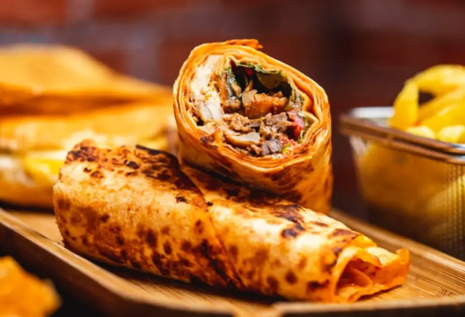 Şəmkirdə dönərdən zəhərləndiyi ehtimal edilən 24 nəfər tibbi yardımdan sonra evə buraxılıb