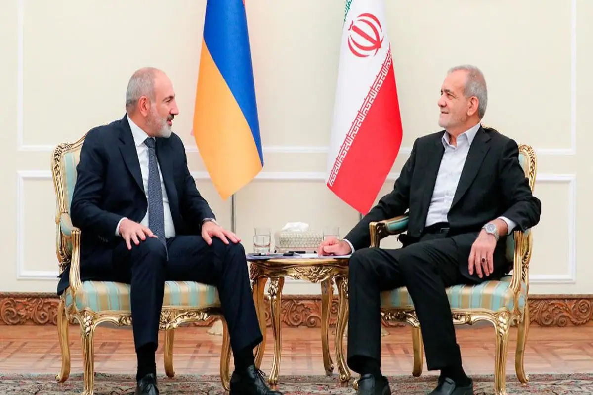 İran və Ermənistan arasında 10 memorandum imzalanıb