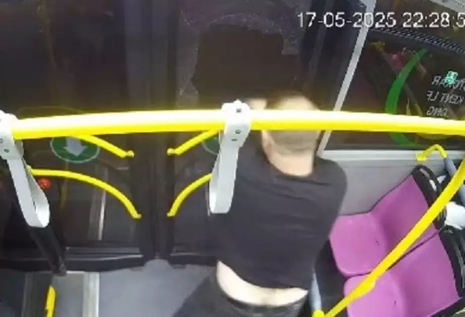 Avtobusun şüşəsini sındıran şəxs saxlanılıb