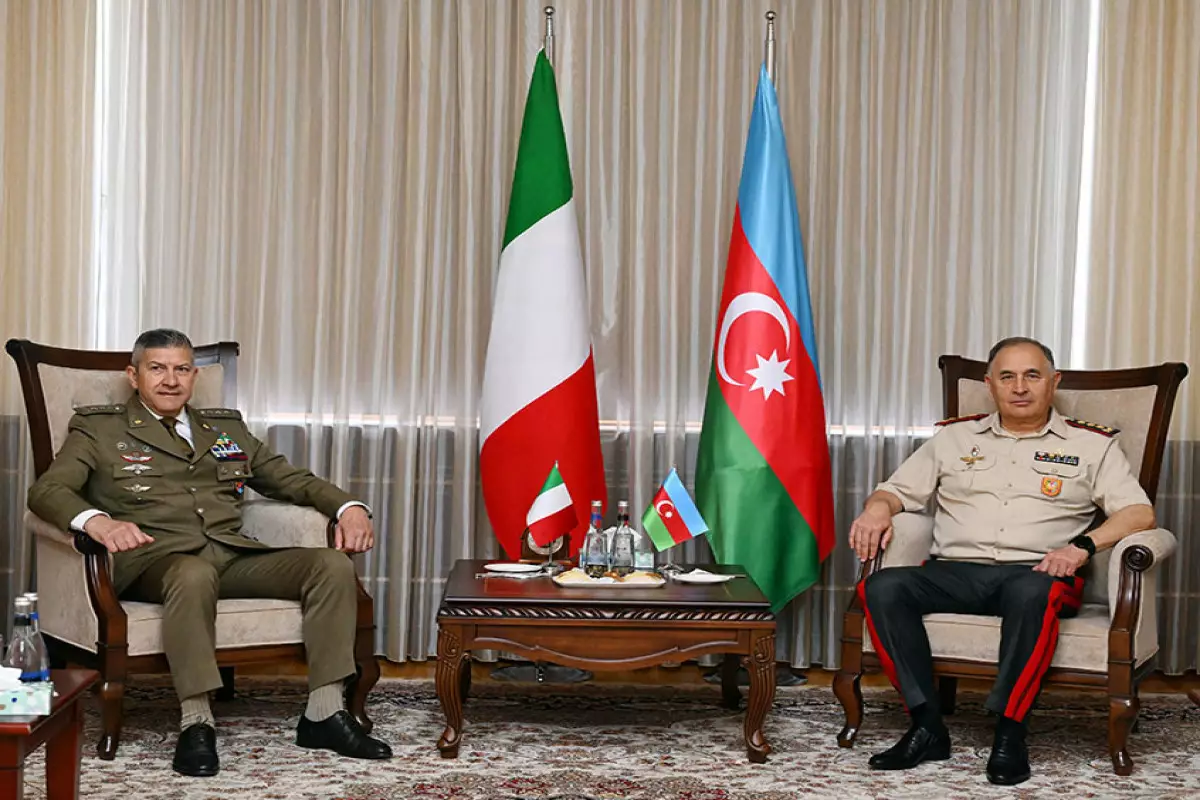 Azərbaycanın Baş Qərargah rəisi İtaliya nümayəndə heyətini qəbul edib