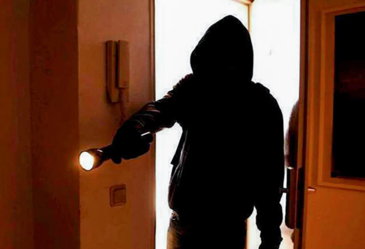 В Баку задержаны подозреваемые в совершении серии краж