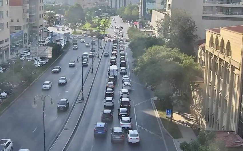 Bakının bəzi yollarında sıxlıq var