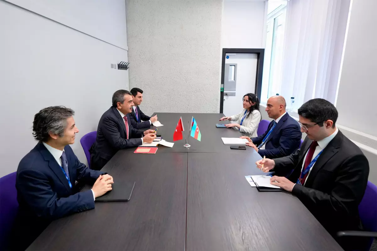Azərbaycanın elm və təhsil naziri türkiyəli həmkarı ilə görüşüb