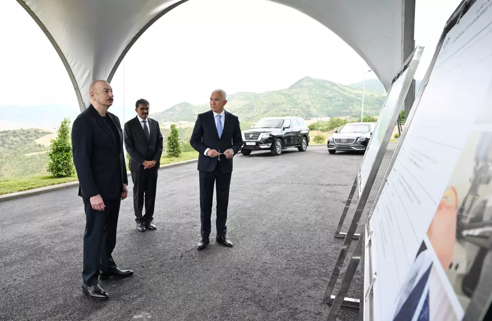 İlham Əliyev tikiş fabrikinin açılışında - FOTOLAR - YENİLƏNİB