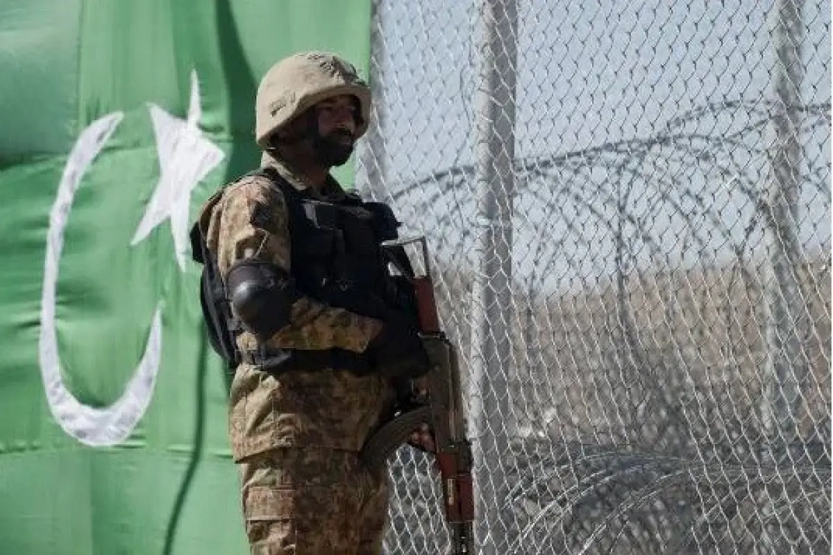 Pakistan ordusu hərbçilərini öldürən 30 silahlını məhv edib