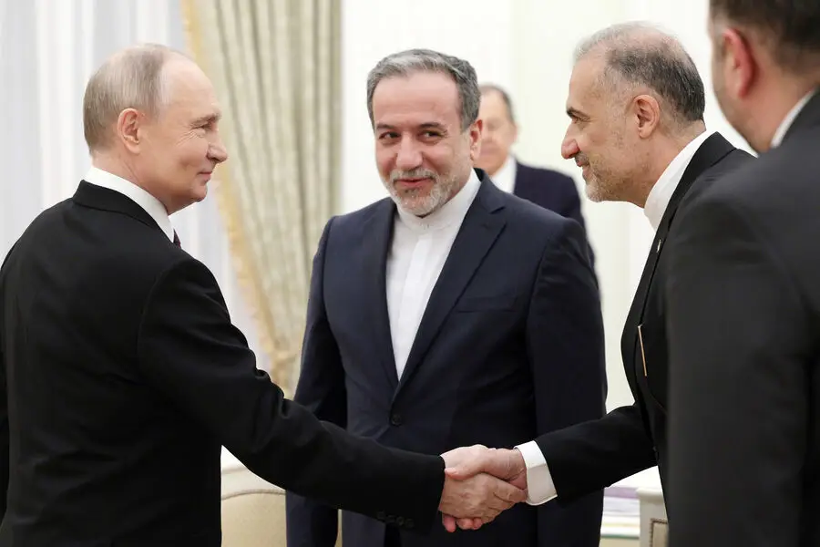 Putin Xamneyi və Pezeşkiana ən xoş arzularını çatdırıb