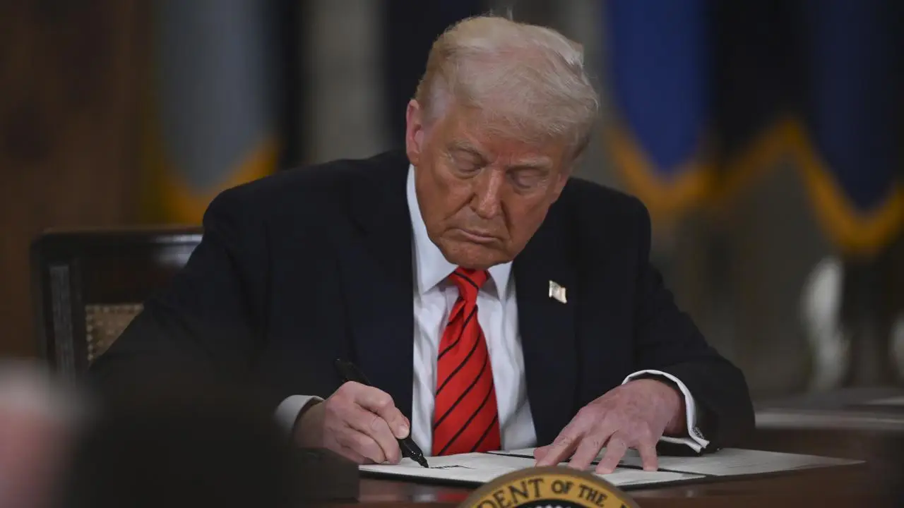 Tramp: ABŞ-nin yeni tarifləri qüvvəyə mindi