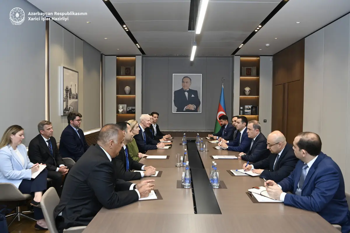 XİN rəhbəri ABŞ-ın Orta Dəhliz üzrə missiyasının nümayəndələri ilə görüşüb