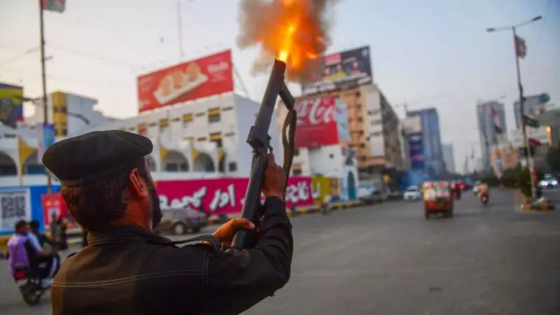 Pakistanda siyasi partiya tərəfdarları arasında toqquşma olub, ölən var