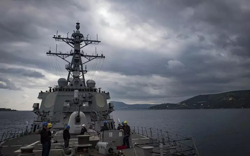 Yəmən sahillərində ABŞ gəmisi bir gündə ikinci dəfə hücuma məruz qalıb