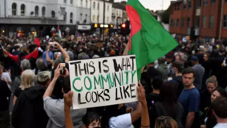 Britaniyada iğtişaşlardan sonra 750 nəfər saxlanılıb