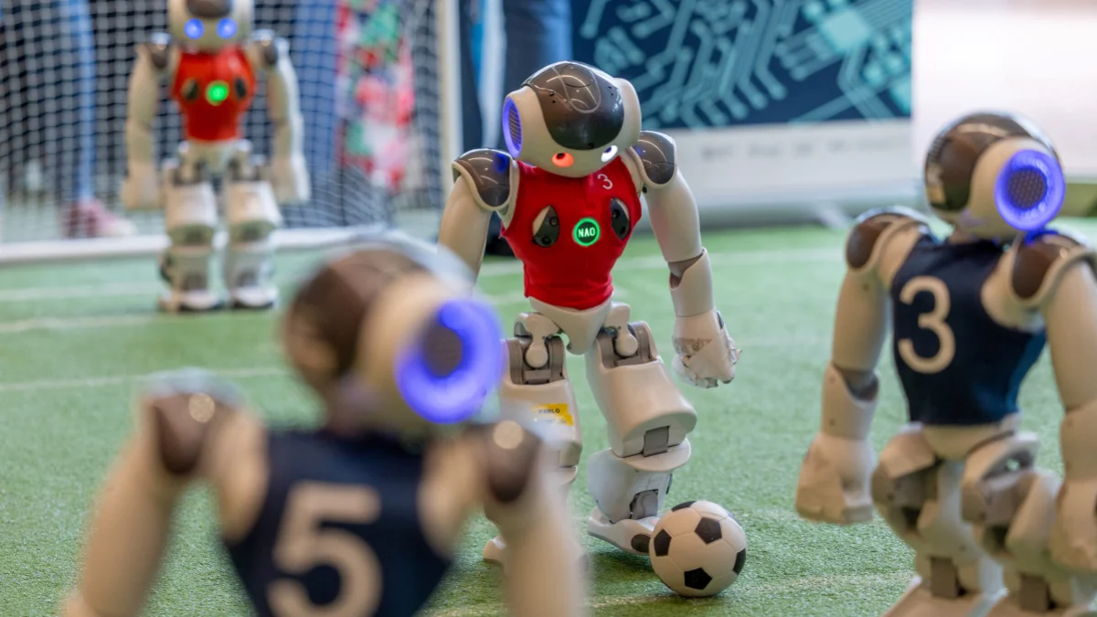 Humanoid robot with dynamic facial projection unveiled in Geneva