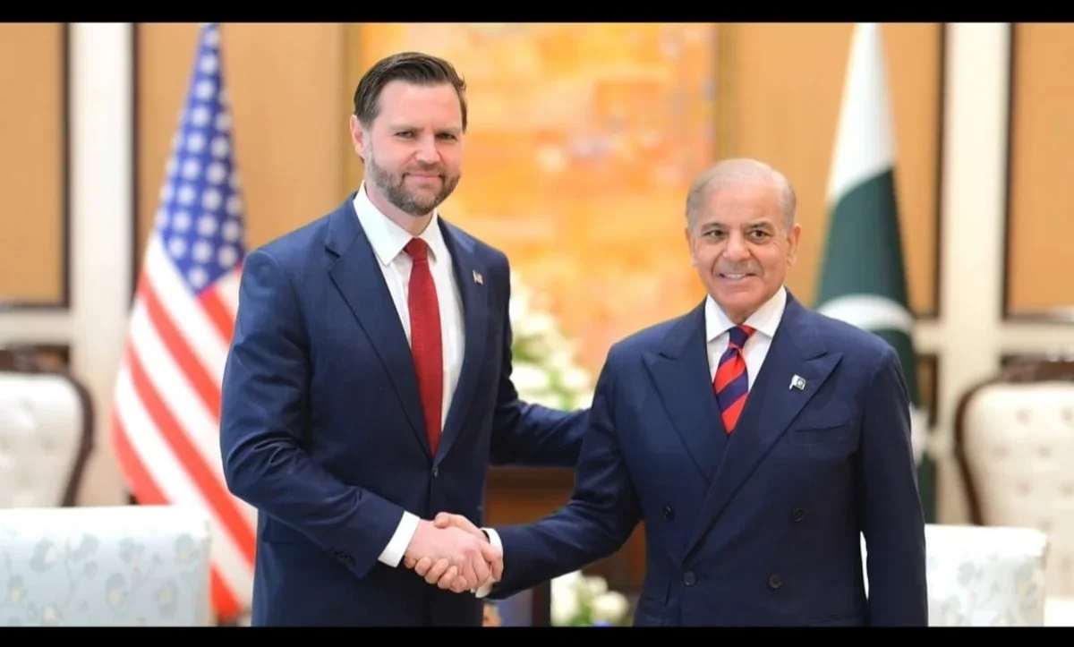 Cey Di Vens Şahbaz Şəriflə görüşür