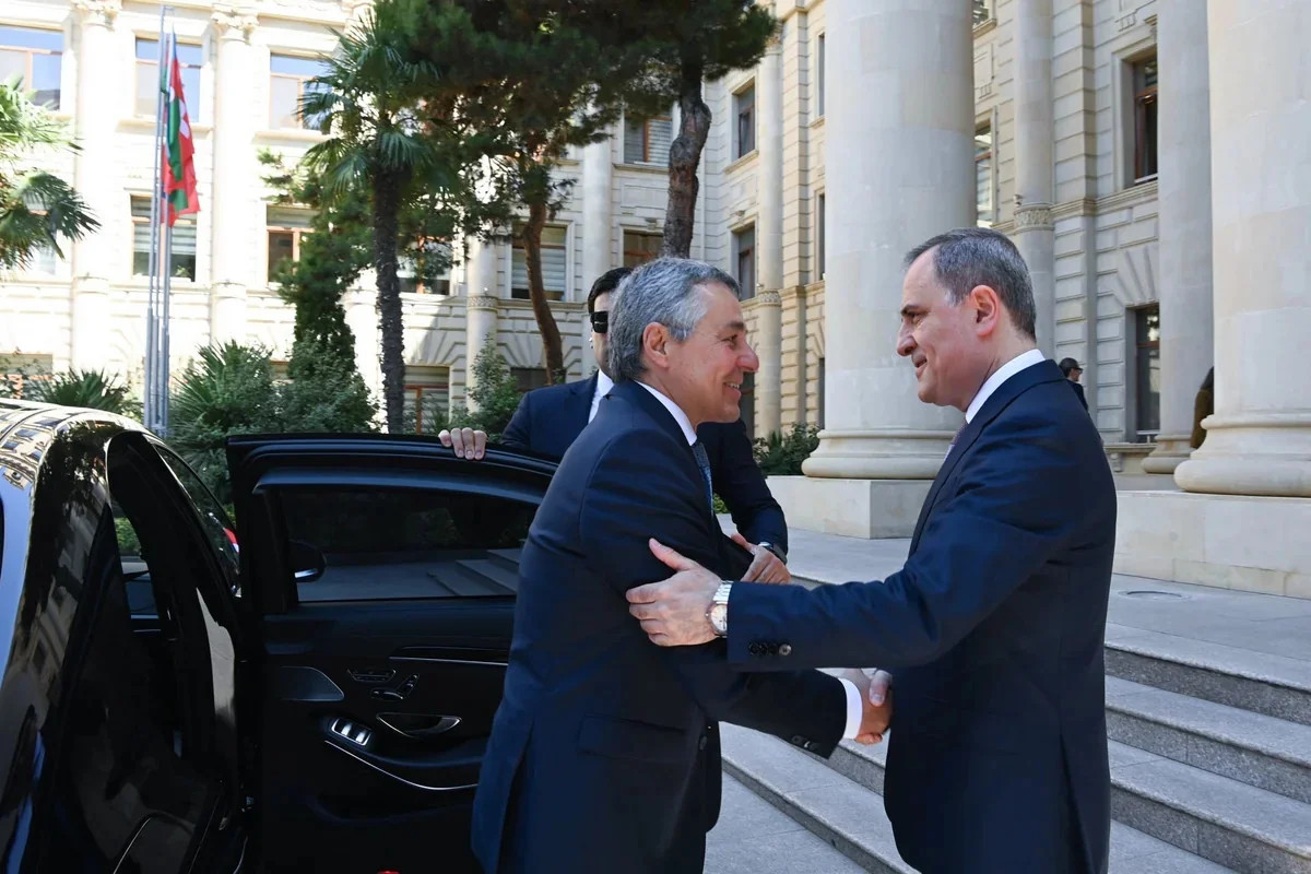 Ceyhun Bayramov İqnasio Kassisi qarşıladı
