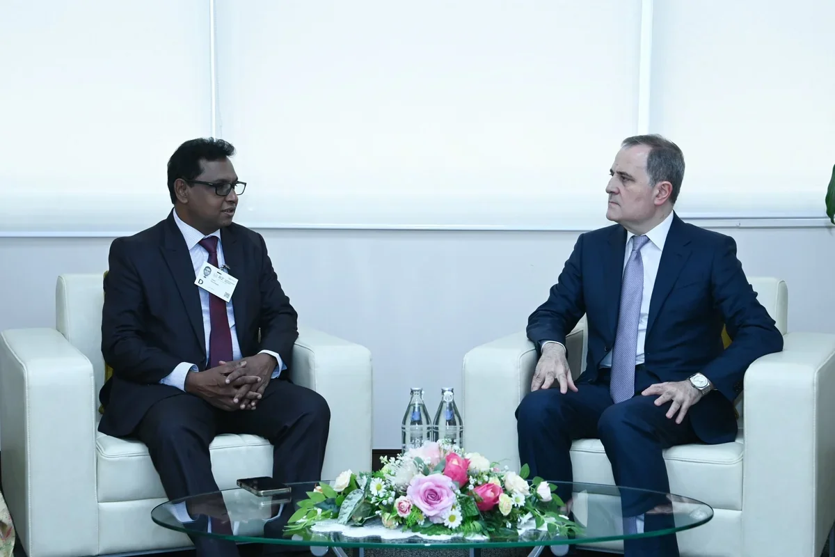 Ceyhun Bayramov Şri-Lanka naziri ilə görüşdü