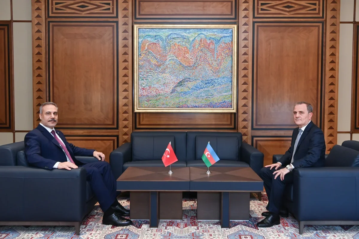 Bayramov receives Hakan Fidan in Baku for talks
