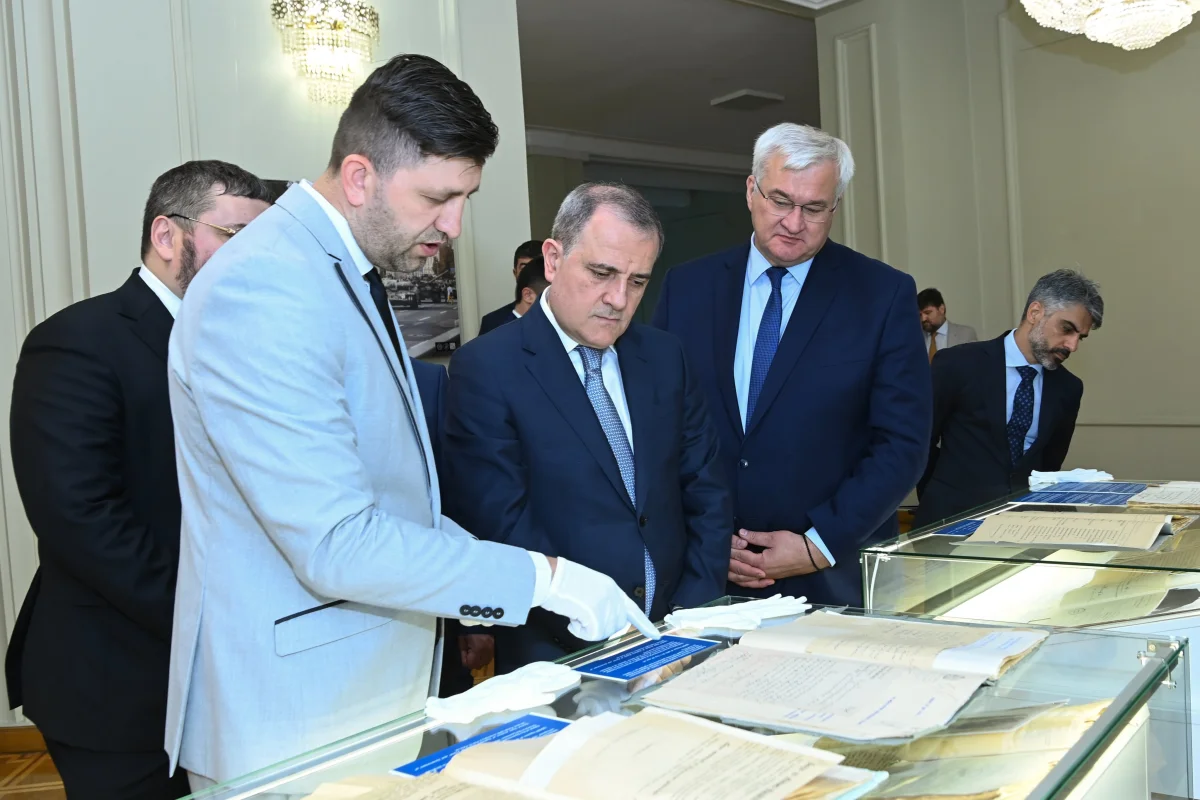 Ceyhun Bayramov Ukraynada AXC-nin arxiv sənədləri ilə tanış olub