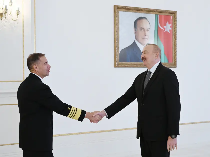 İlham Əliyev ABŞ Mərkəzi Komandanlığının komandanını qəbul edib