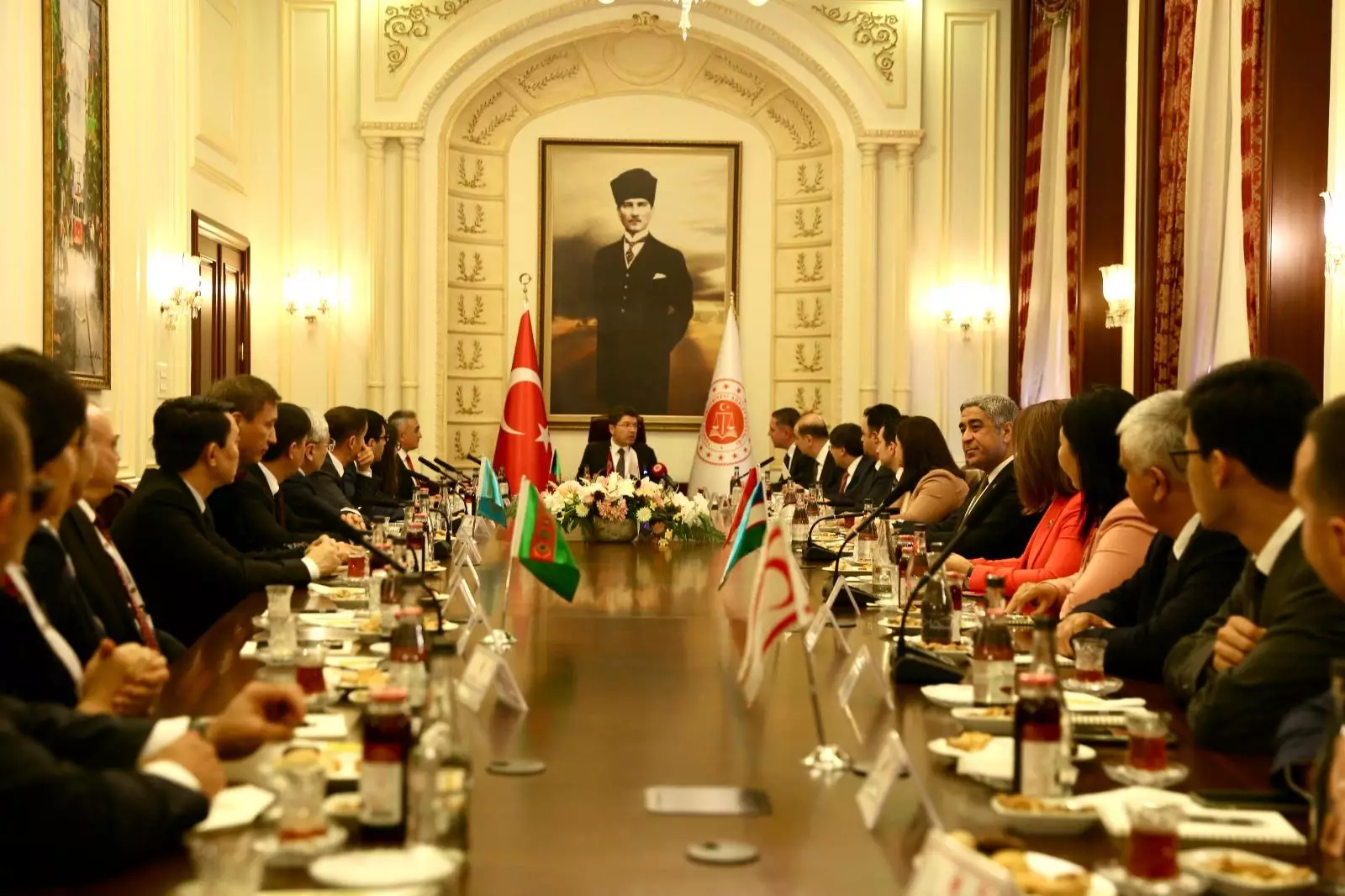 Türk dünyası Vəkillər kollegiyalarının rəhbərliyi Türkiyə Ədliyyə Nazirliyində olublar