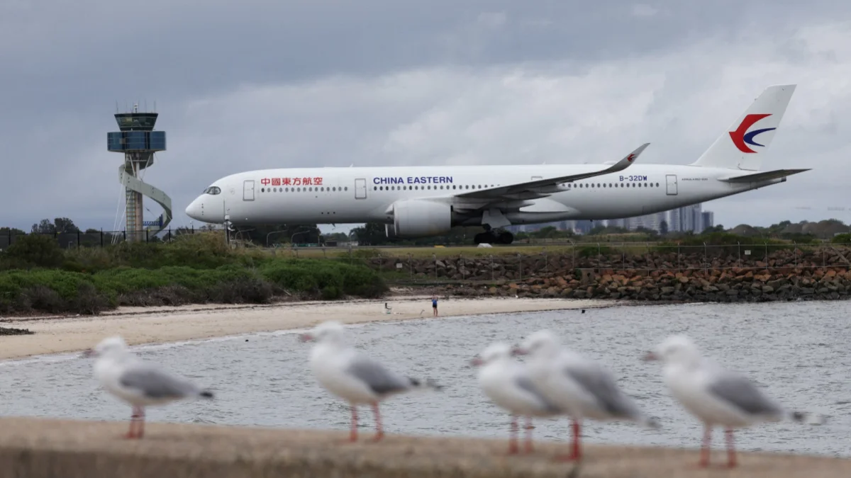 Çin aviaşirkətləri artan yanacaq qiymətləri fonunda maliyyə xəbərdarlığı edib