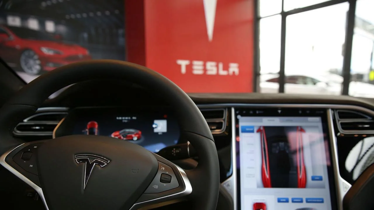 Çində 3 milyona yaxın “Tesla” geri çağırılır: Səbəb gizli qapı tutacaqlarıdır