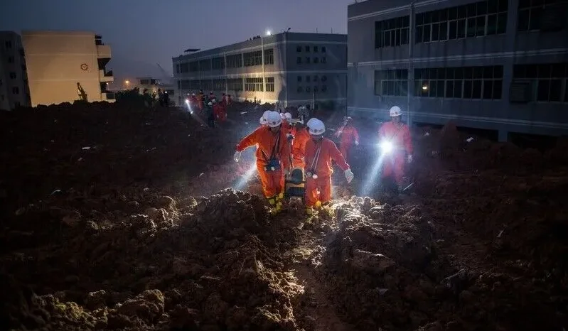 Çində torpaq sürüşməsi: 5 nəfər həlak olub