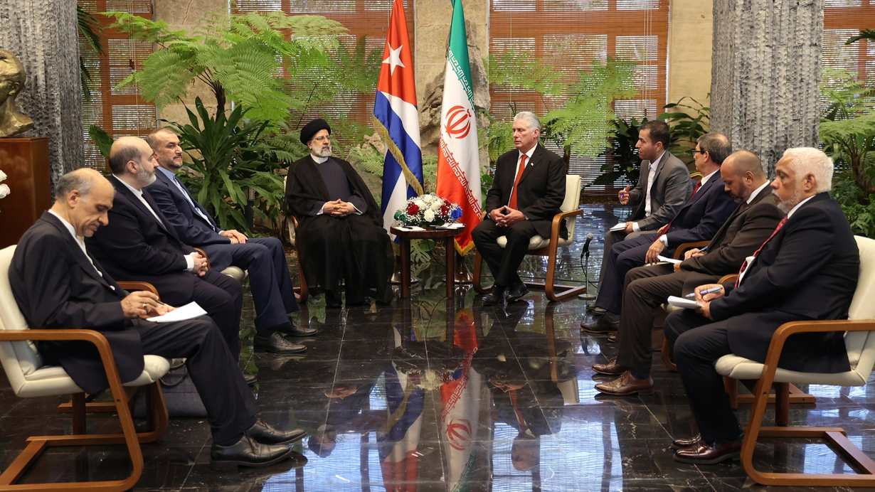 İran və Kuba arasında əməkdaşıq müqavilələri imzalanıb