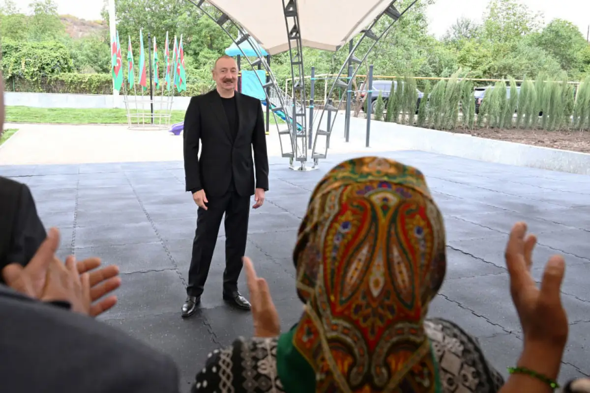 "Uzun illər köçkün həyatı yaşamış insanlar ən gözəl şəraitə layiqdirlər"