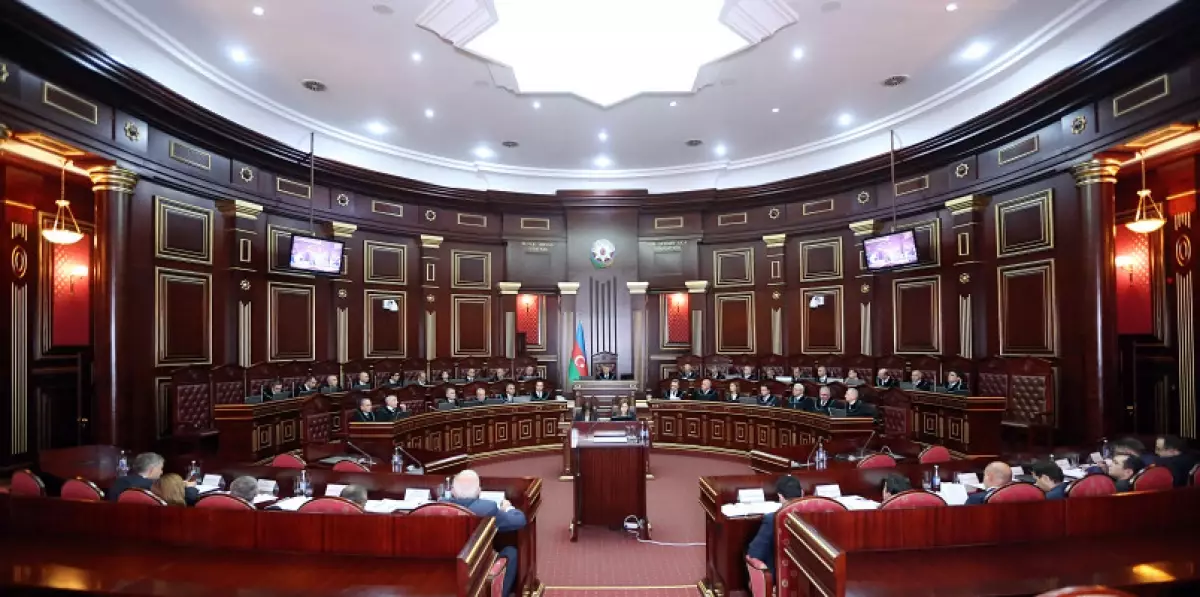 Ali Məhkəmə Plenumunun iclası keçirilib