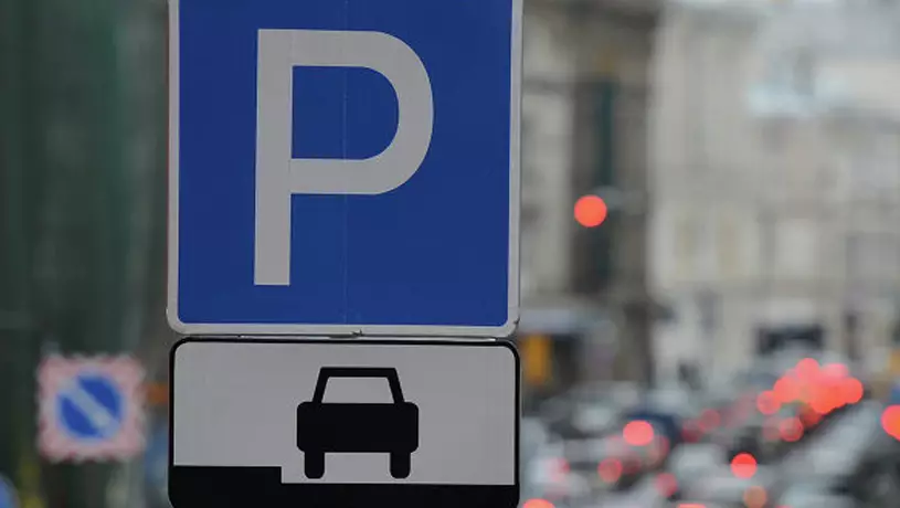 Deputat parklanma sistemini tənqid edib