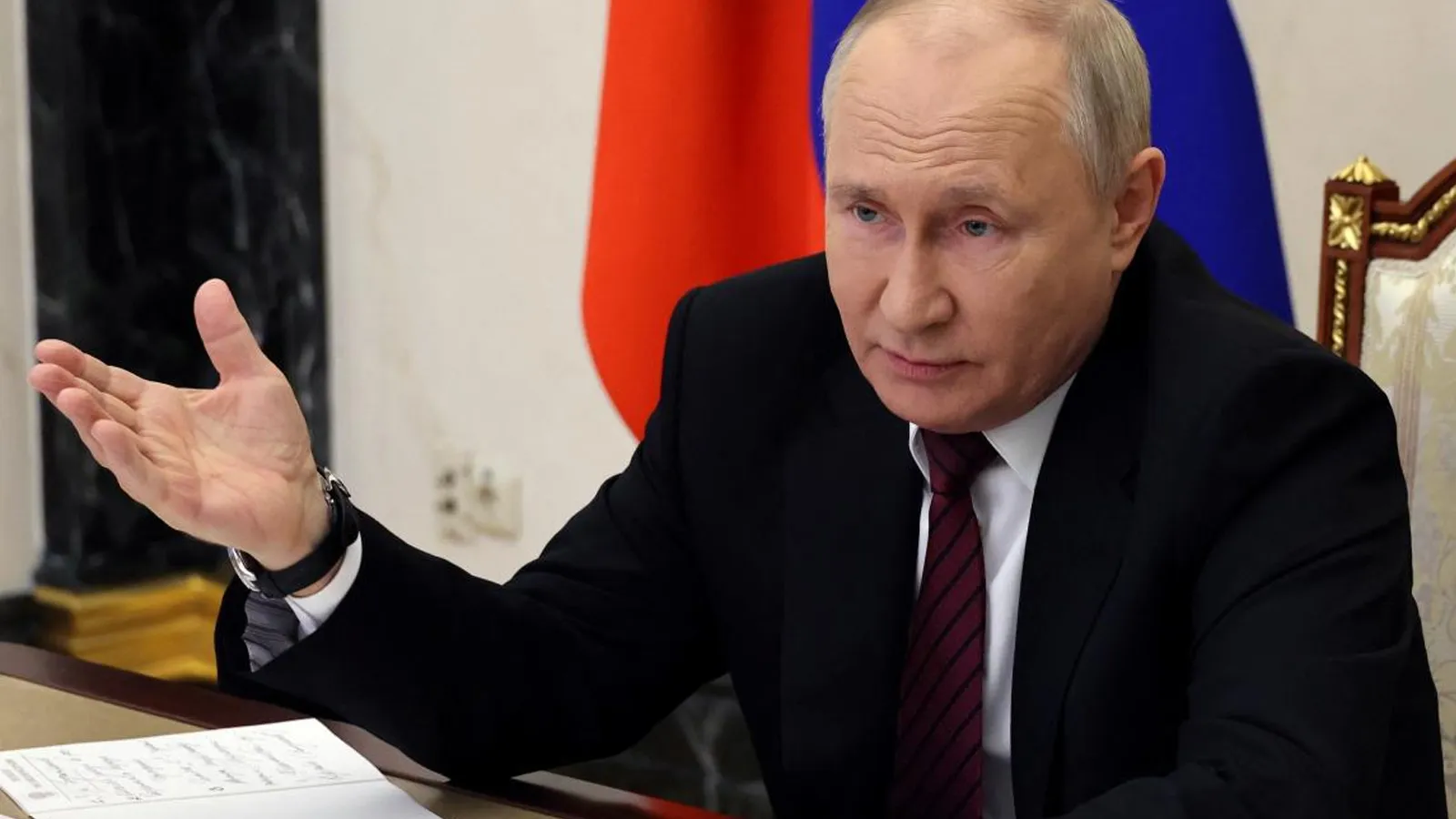 Putin beynəlxalq ictimaiyyəti Fələstində atəşkəsi təmin etməyə çağırıb