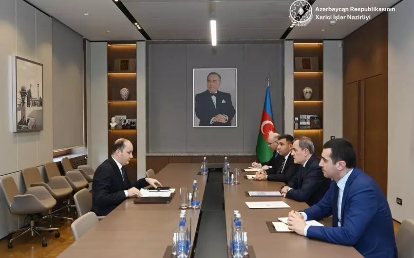 Ceyhun Bayramov Tacikistanın yeni səfirini qəbul edib