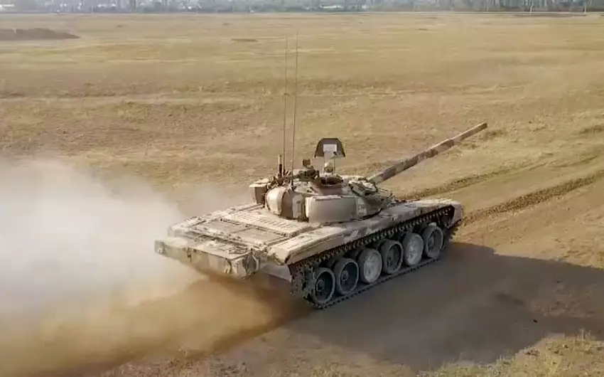 Tank bölmələrində döyüş hazırlığı məşğələləri keçirilir