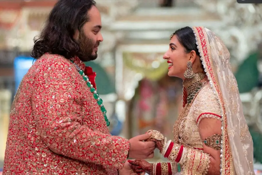 Hindistanın ən zəngin adamı Rusiyadan neft alır