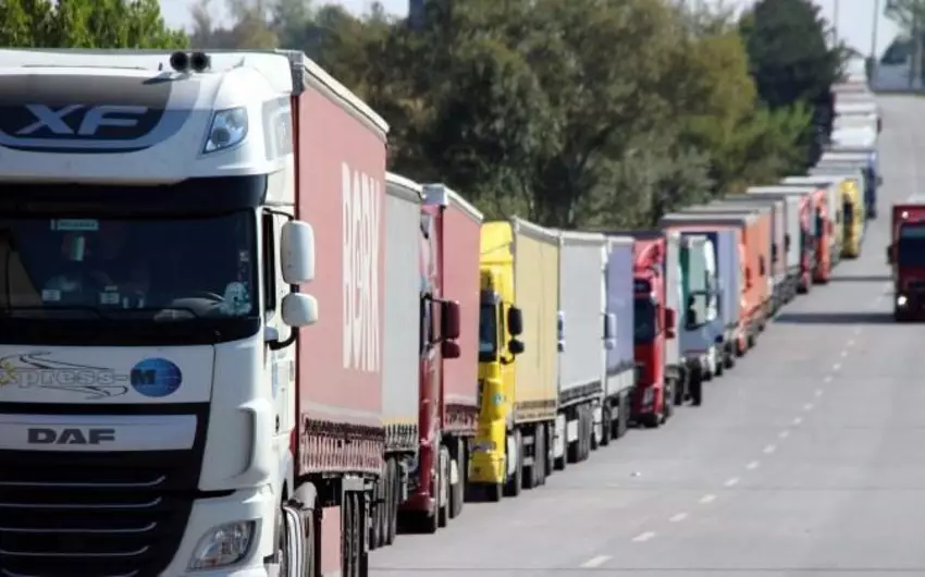 Azərbaycanda beynəlxalq nəqliyyat daşıyıcılarının sayı 7 mini keçib