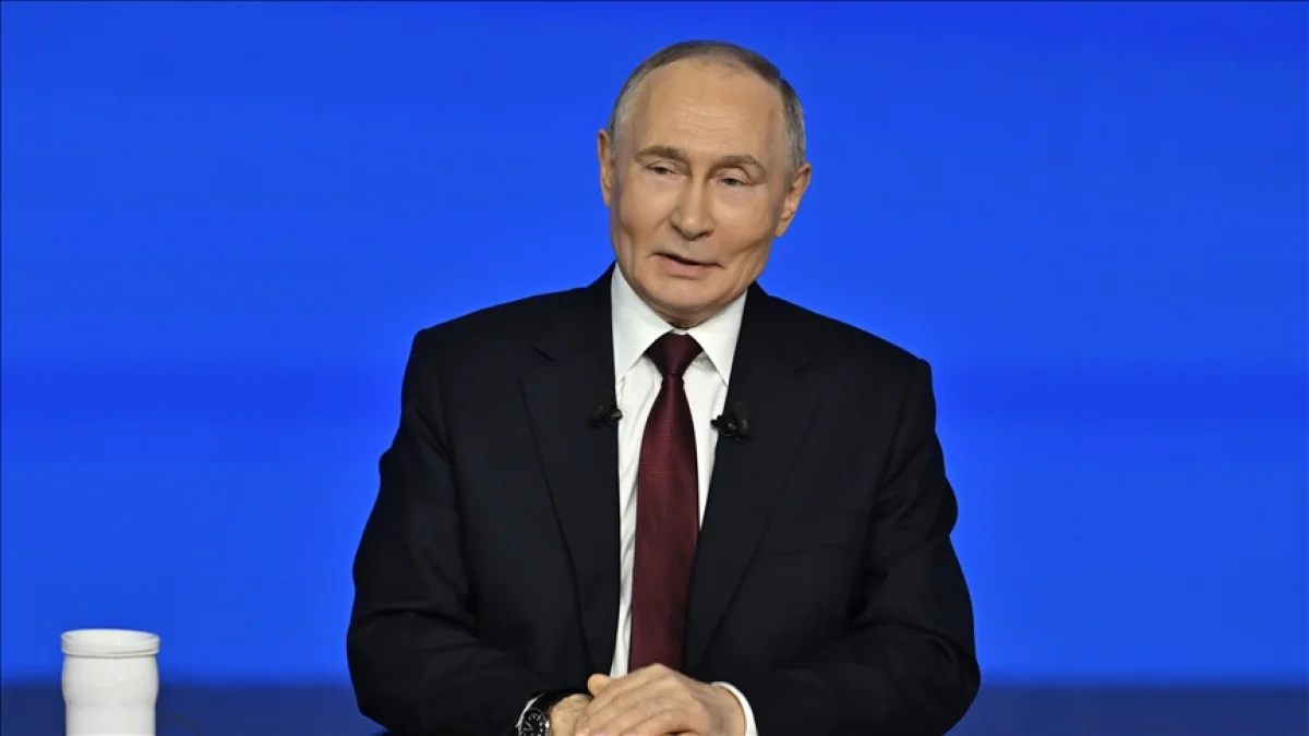 Putin awards Russian diplomats in Iran with Order of Courage