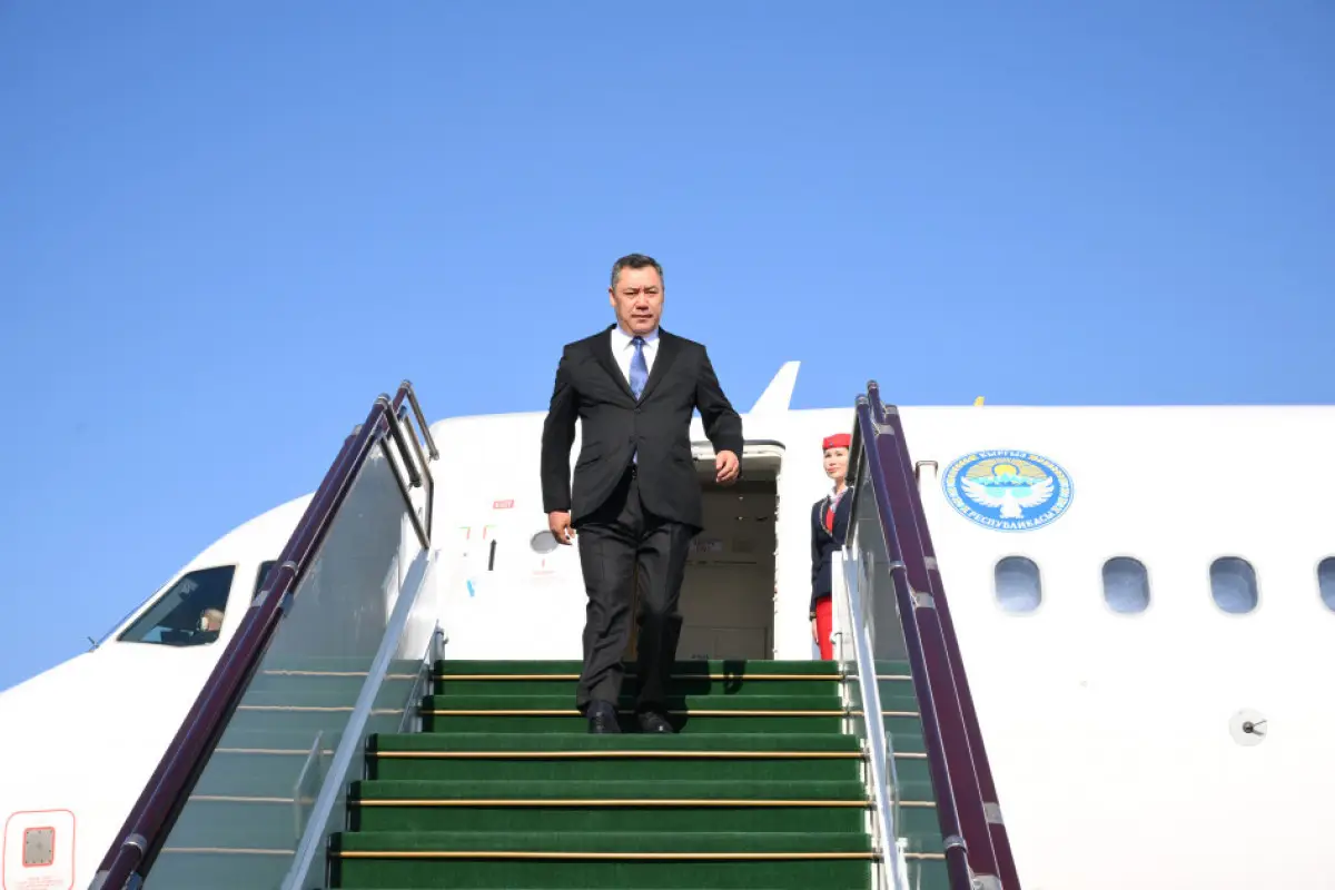 Sadır Japarov Azərbaycana gəlib