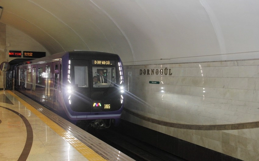 Bakı metrosunda qatarda nasazlıq yaranıb