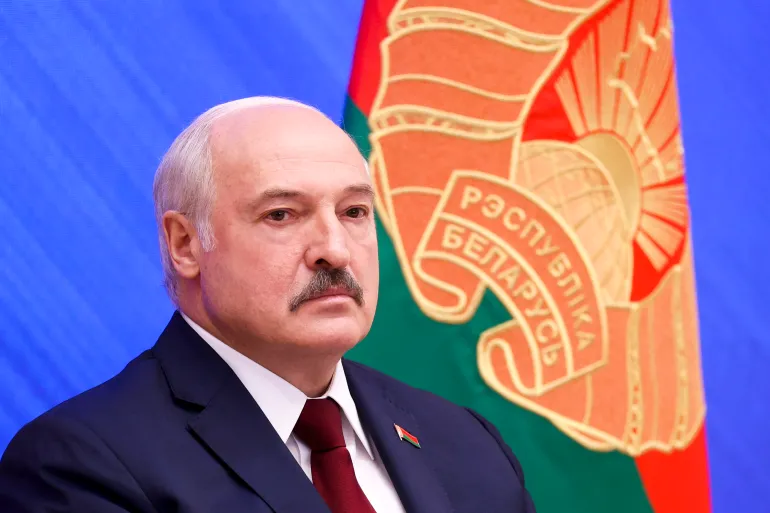 Lukaşenko: Belarus Polşanın sərhədini minalamaq planları görmür