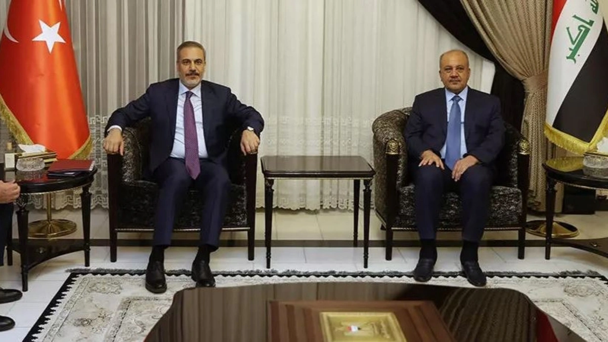 Hakan Fidan İraqın müdafiə naziri ilə görüşüb