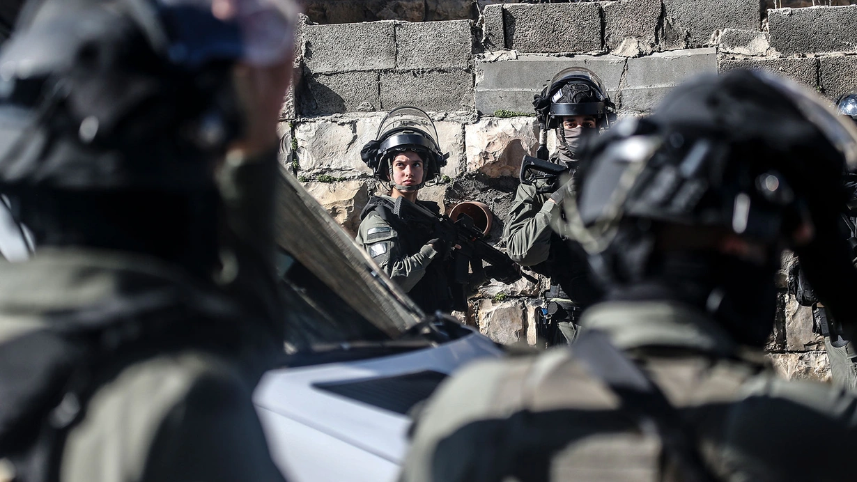 İsrail ordusu Livanda bir avtomobilə hava hücumu edib