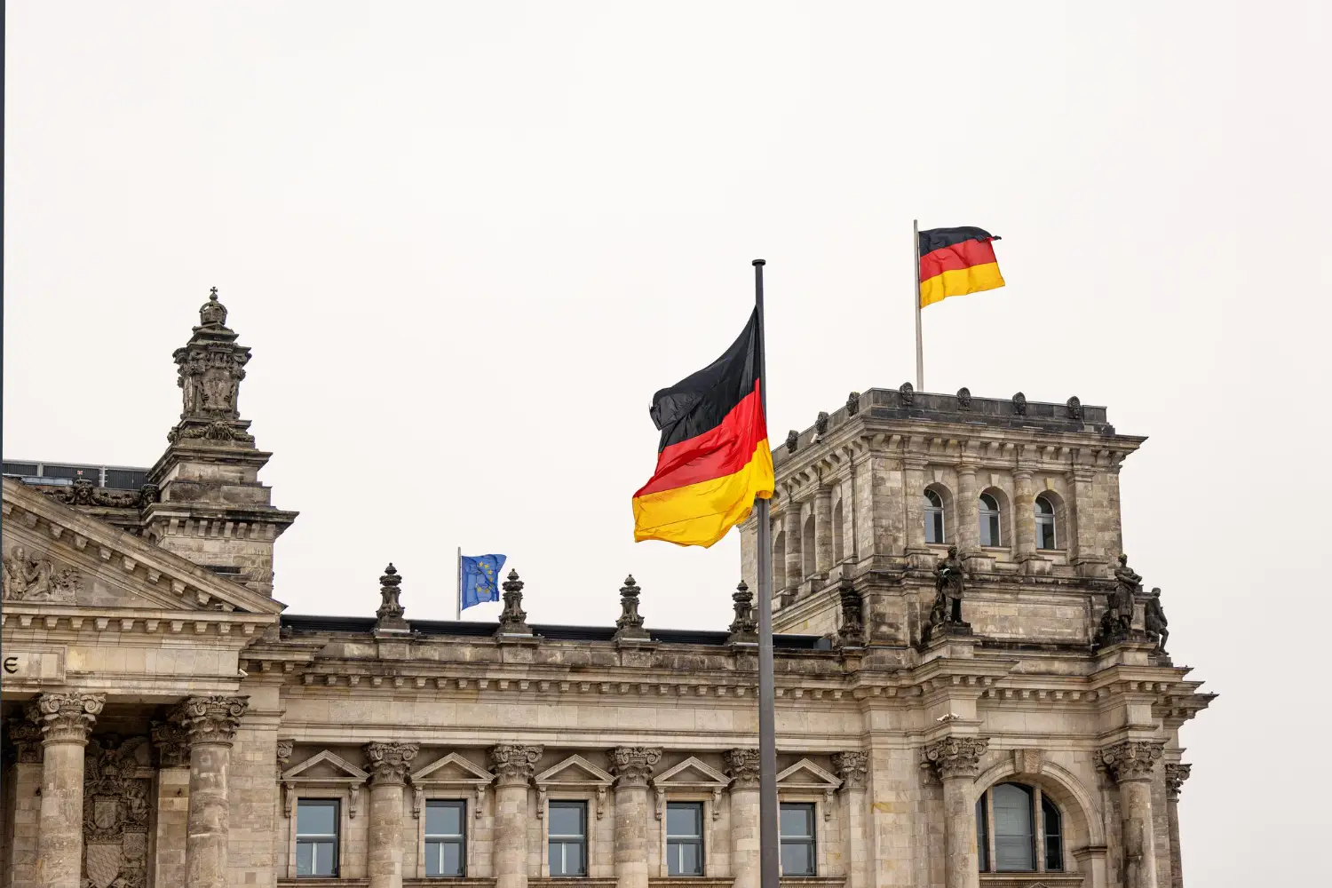 Almanlar ölkənin İsrailə verdiyi hərbi yardıma qarşı çıxır