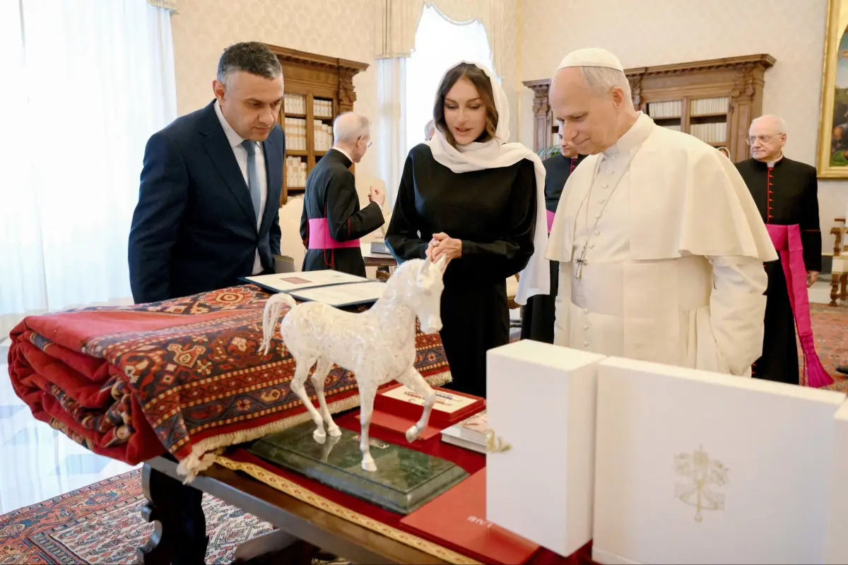 Hikmət Hacıyev: Mehriban Əliyevanın Vatikan səfəri Azərbaycanda dinlərarası dialoqun göstəricisidir