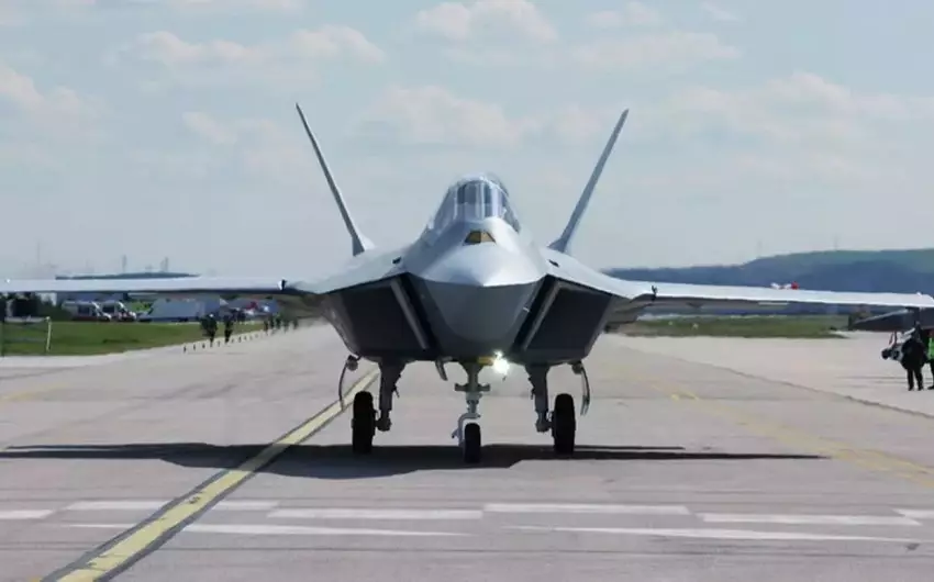 Türkiyənin milli döyüş təyyarəsi "Kaan" ilk uçuşunu həyata keçirib