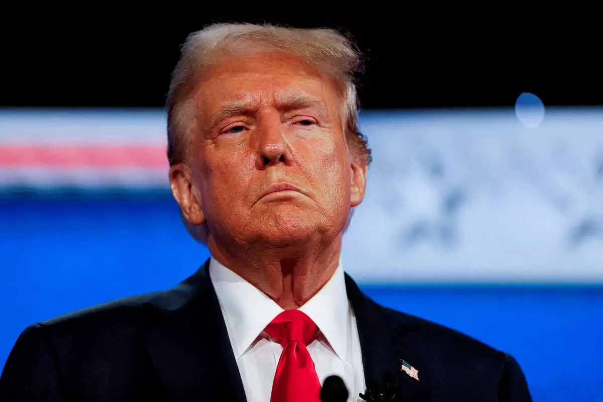 Tramp ölkənin dövlət borcunu azaldacağına söz verib