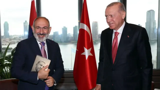 Ərdoğanla Paşinyan telefonla danışdı